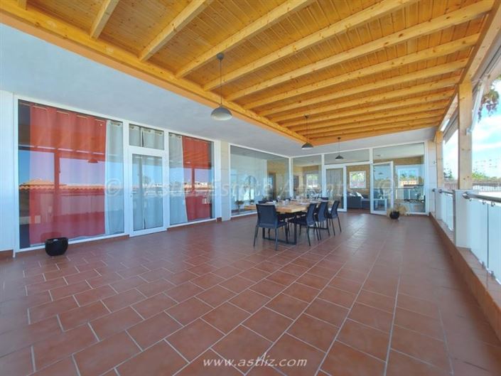 Image No.3-Villa de 4 chambres à vendre à Playa Paraiso