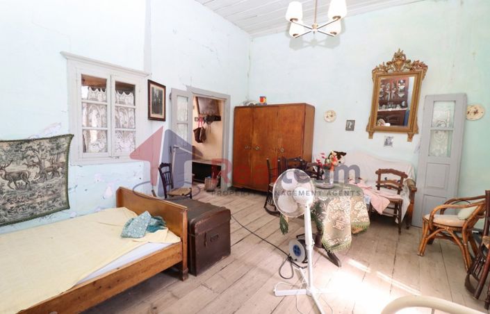Image No.18-1 Bed Property for sale