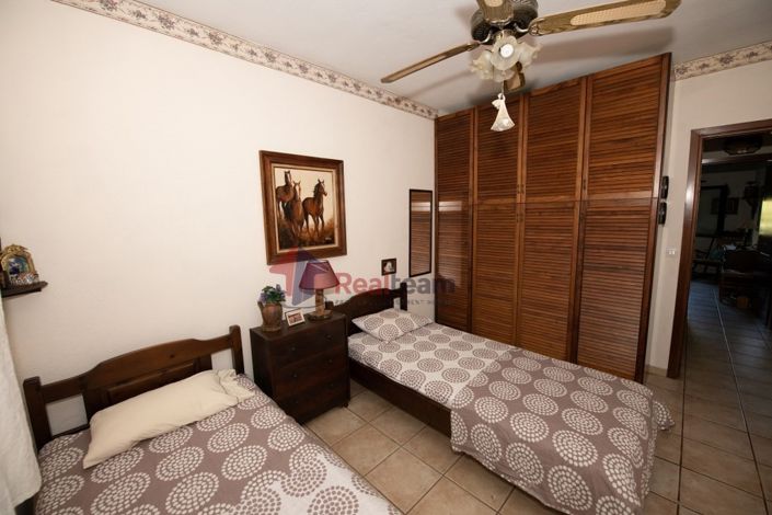 Image No.12-2 Bed Property for sale