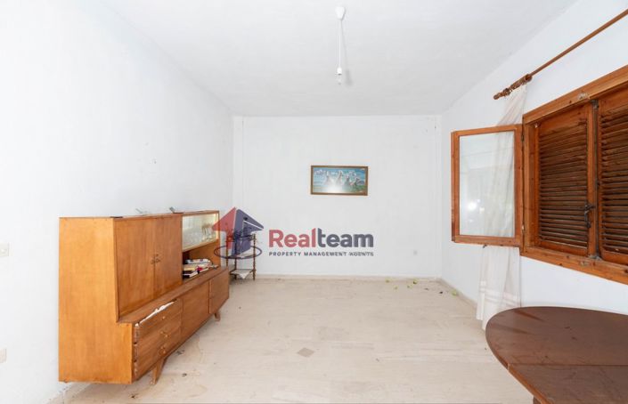 Image No.10-2 Bed Property for sale