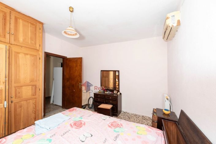 Image No.20-2 Bed Property for sale