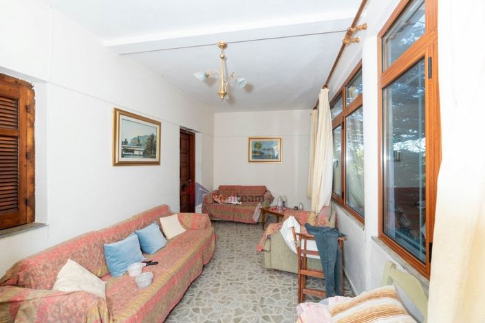 Image No.8-2 Bed Property for sale