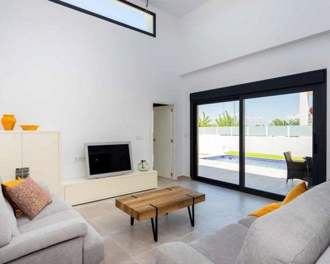 Image No.4-3 Bed Villa for sale