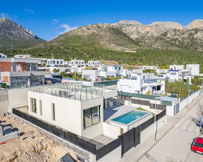 Image No.37-4 Bed Villa for sale