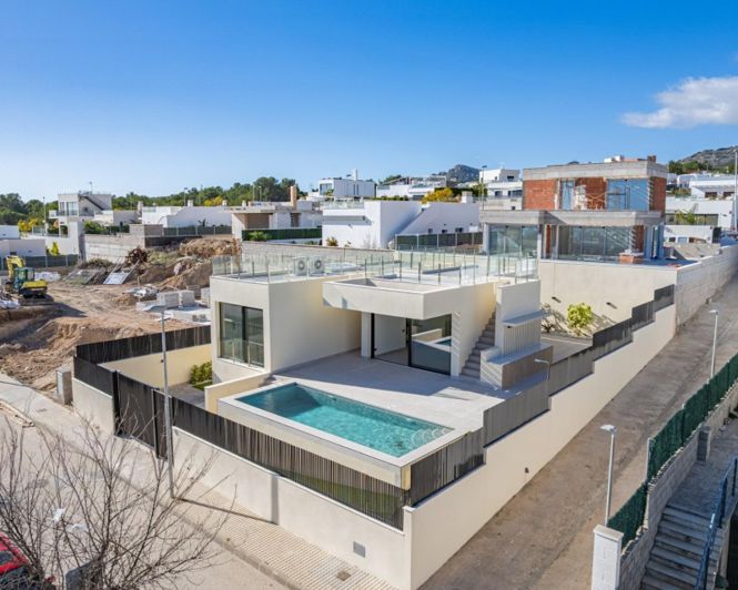 Image No.4-4 Bed Villa for sale