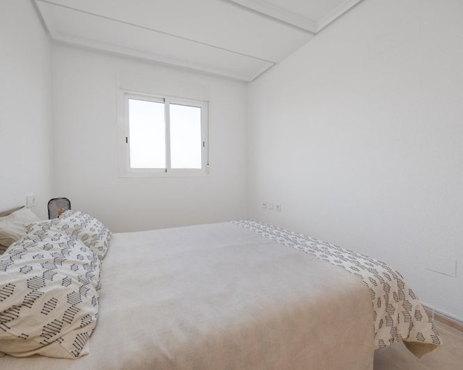 Image No.20-2 Bed Apartment for sale