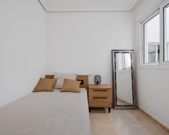 Image No.25-2 Bed Apartment for sale