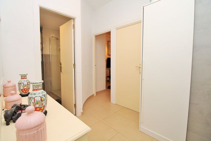 Image No.9-3 Bed Apartment for sale