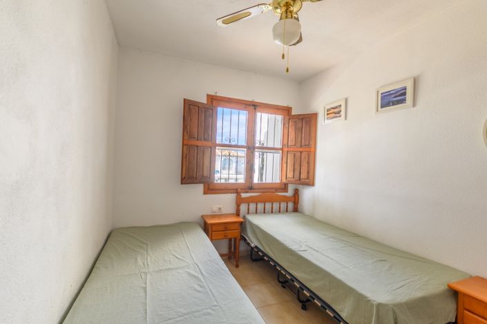 Image No.8-2 Bed Townhouse for sale