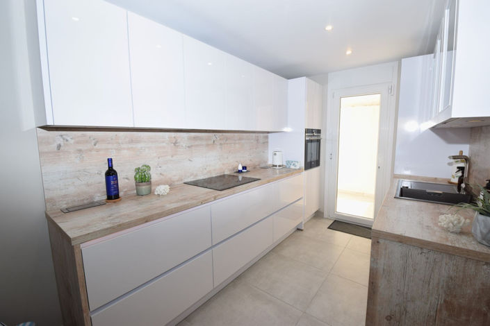 Image No.6-4 Bed Property for sale