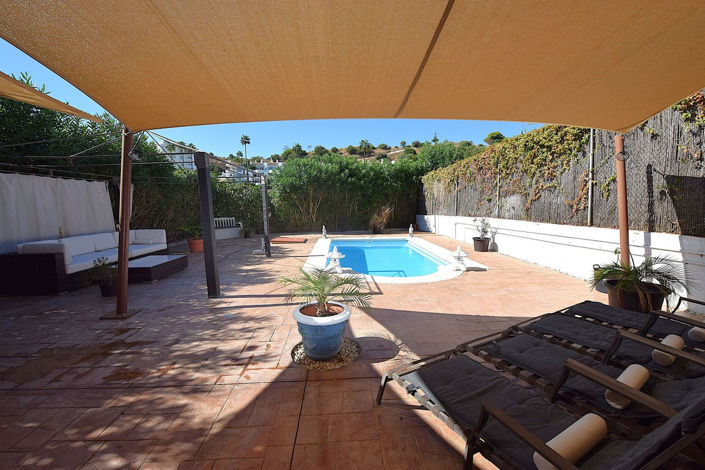 Image No.17-3 Bed Property for sale