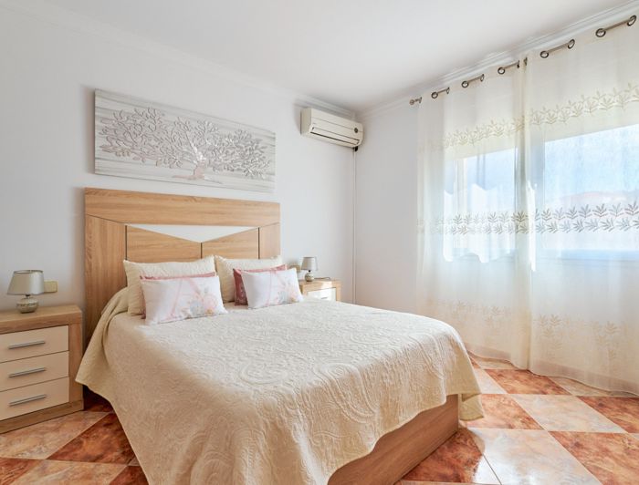 Image No.21-3 Bed Semi-Detached for sale