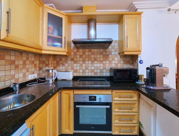 Image No.10-3 Bed Townhouse for sale