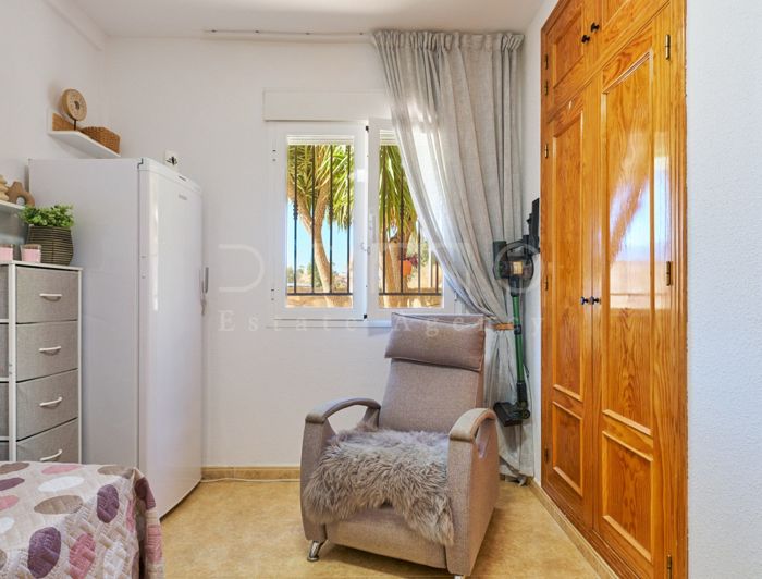 Image No.25-3 Bed Townhouse for sale