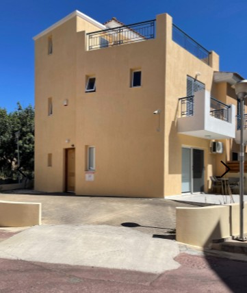 Image No.2-2 Bed Townhouse for sale