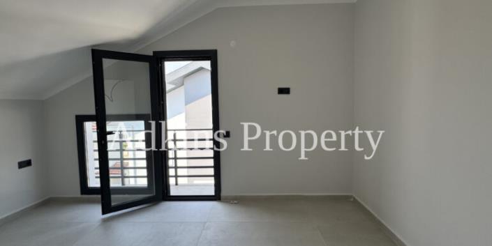Image No.10-4 Bed Villa / Detached for sale