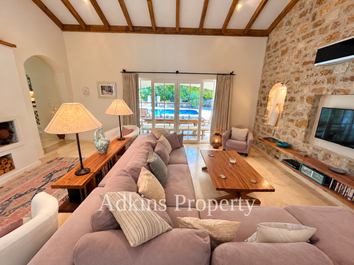 Image No.9-4 Bed Villa for sale