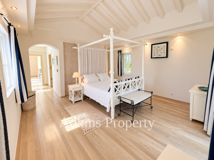 Image No.13-4 Bed Villa for sale