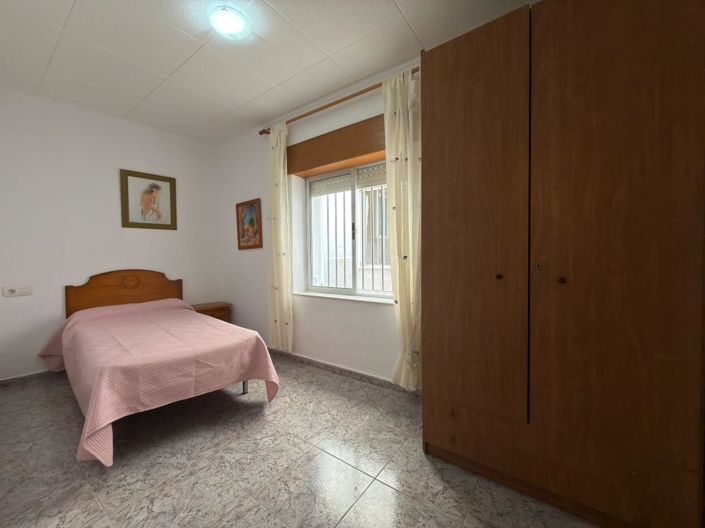 Image No.16-Piso con 4 dormitorios en venta