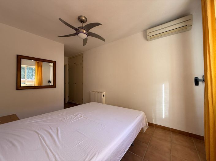 Image No.12-3 Bed Flat for sale