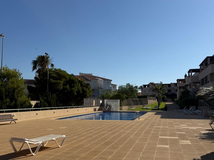 Image No.30-3 Bed Flat for sale