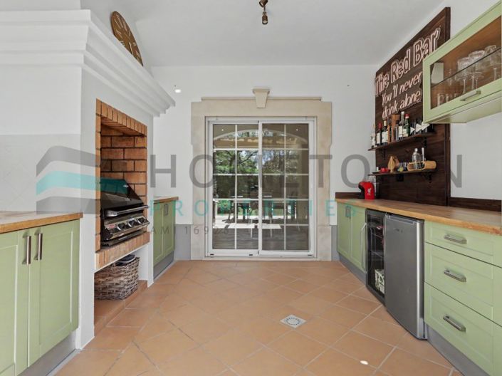 Image No.11-5 Bed House for sale