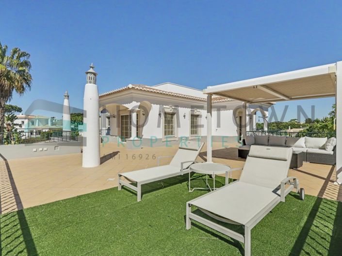 Image No.24-5 Bed House for sale