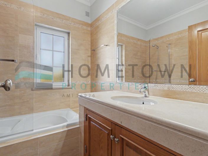 Image No.31-5 Bed House for sale