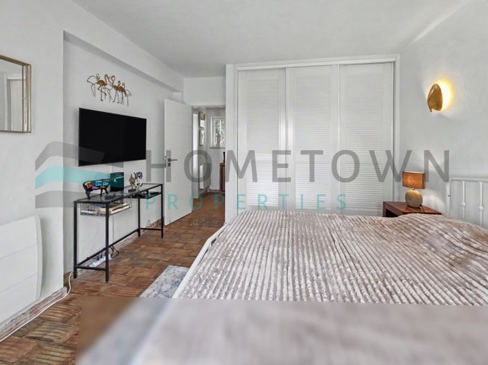 Image No.18-4 Bed House for sale