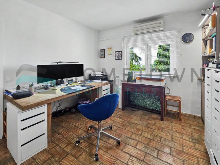 Image No.27-4 Bed House for sale