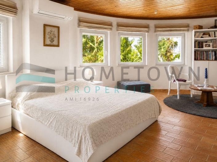 Image No.30-4 Bed House for sale