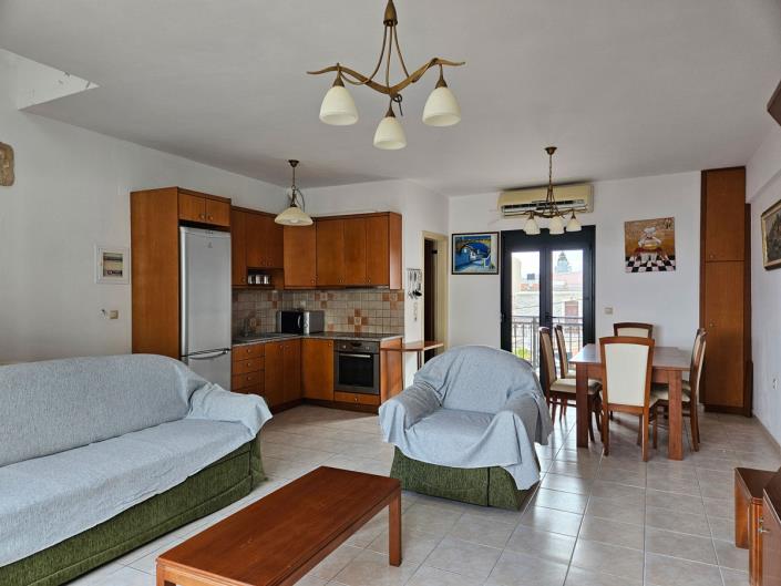 Image No.18-3 Bed Maisonette for sale