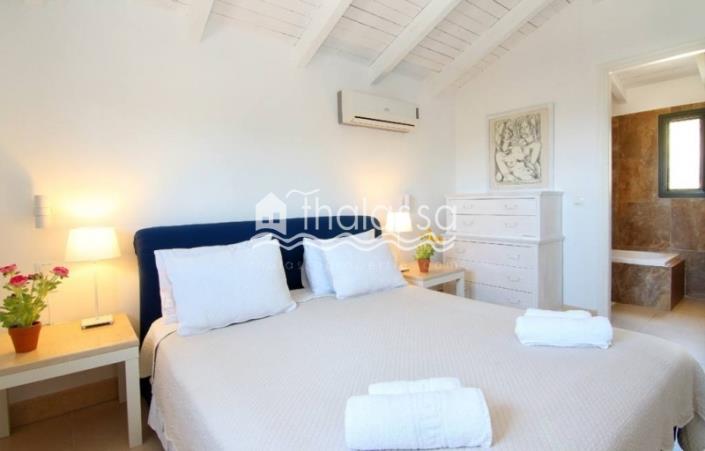 Image No.14-3 Bed Villa / Detached for sale