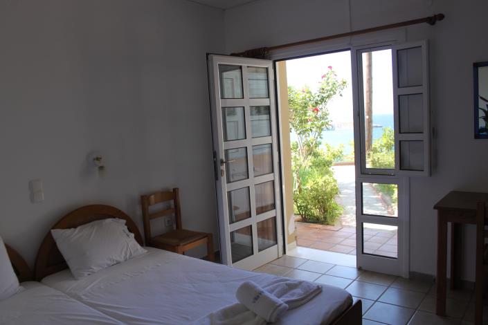 Image No.17-11 Bed Hotel for sale