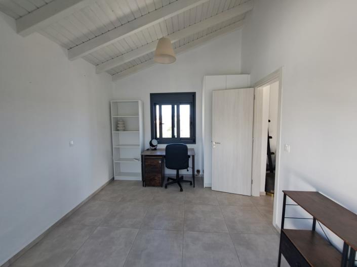 Image No.10-2 Bed House for sale