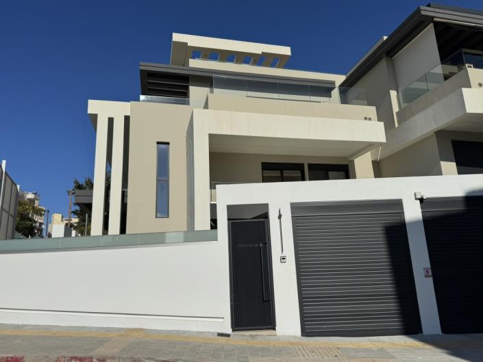 Image No.3-3 Bed Maisonette for sale