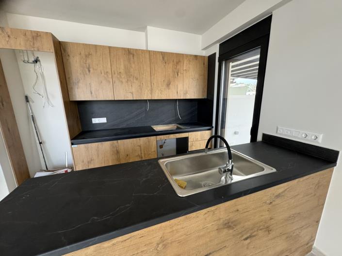Image No.7-3 Bed Maisonette for sale
