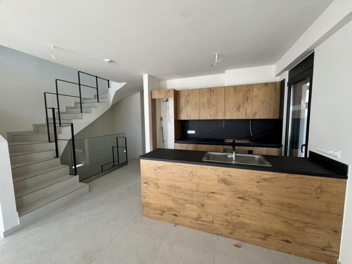Image No.31-3 Bed Maisonette for sale