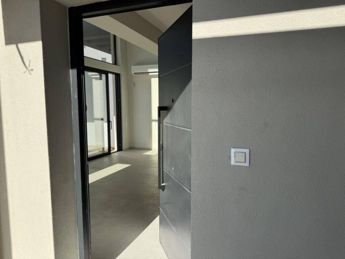 Image No.32-3 Bed Maisonette for sale