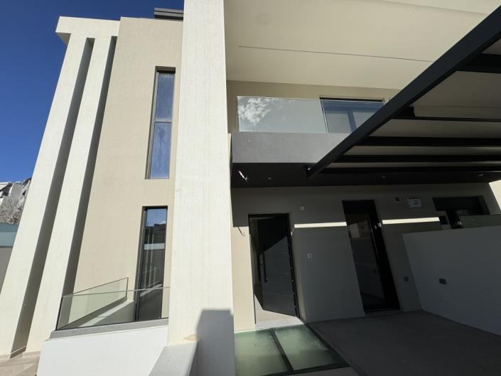Image No.33-3 Bed Maisonette for sale