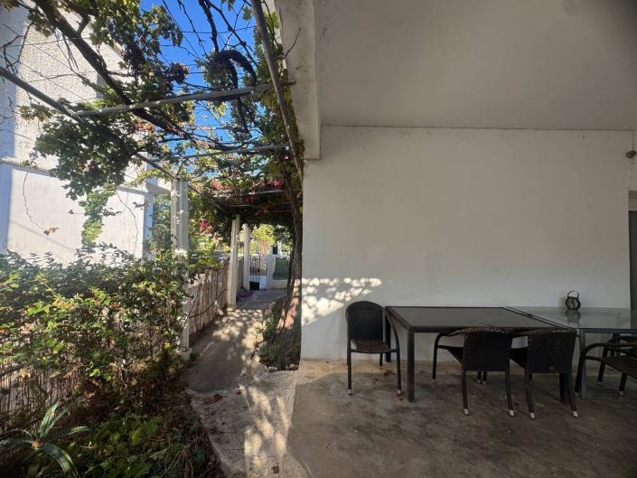 Image No.18-2 Bed House for sale