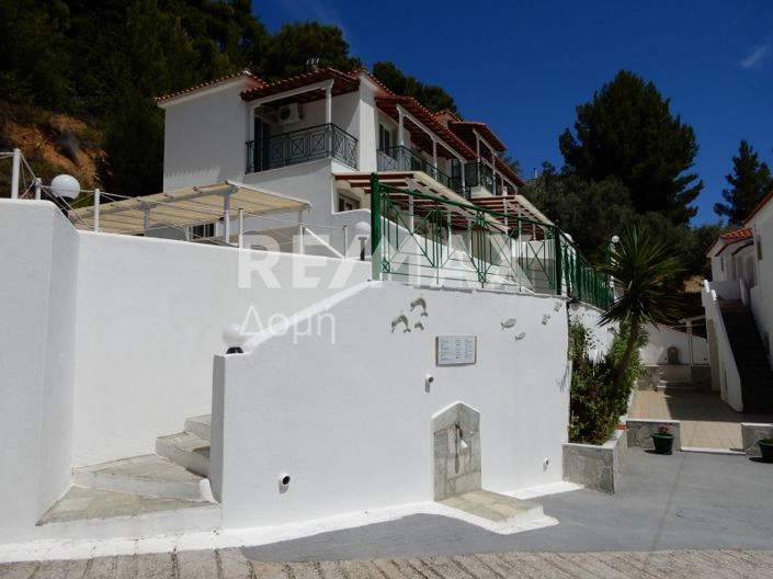 Image No.12-18 Bed Property for sale