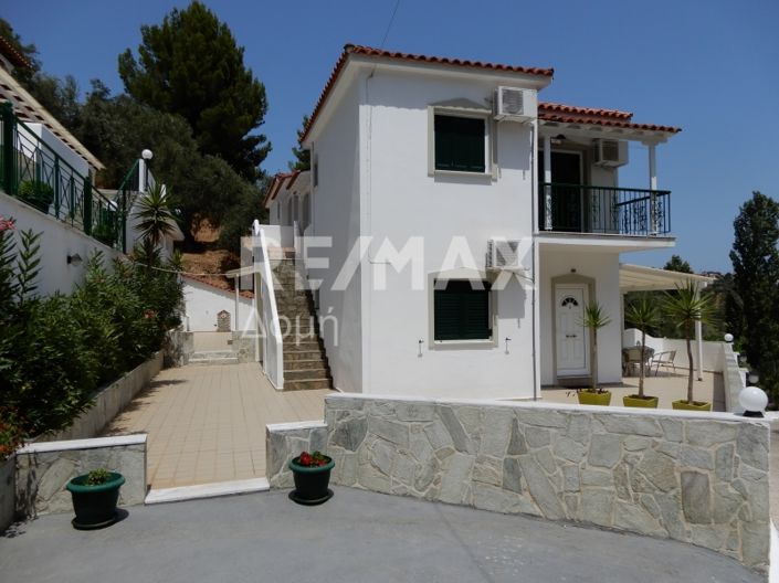 Image No.19-18 Bed Property for sale