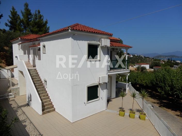 Image No.22-18 Bed Property for sale