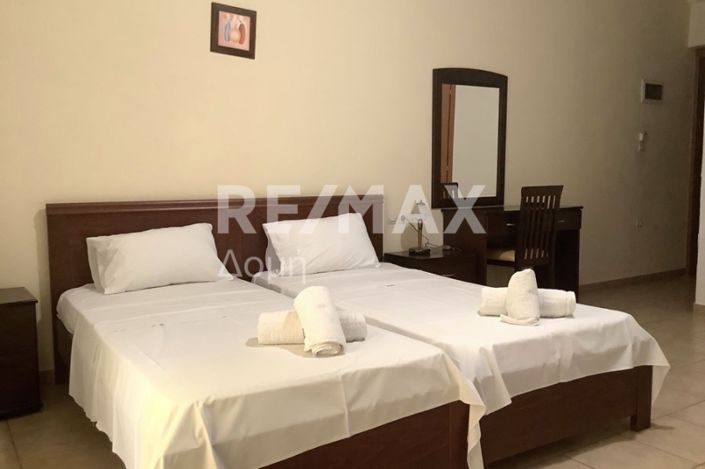 Image No.17-10 Bed Property for sale
