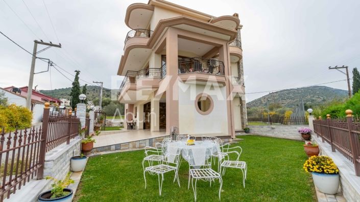 Image No.2-4 Bed Property for sale