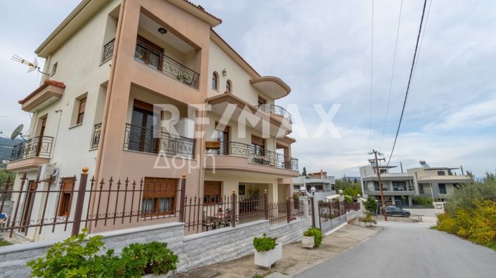 Image No.3-4 Bed Property for sale