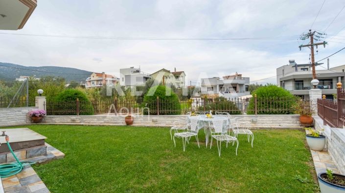 Image No.60-4 Bed Property for sale