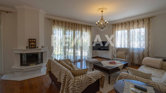 Image No.2-5 Bed Property for sale