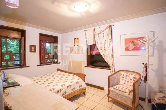 Image No.16-4 Bed Maisonette for sale